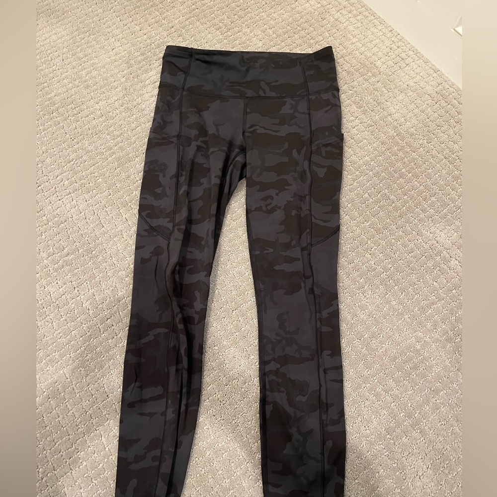 Camouflage, Lululemon leggings